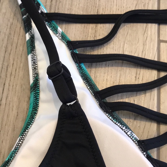 VICTORIAS SECRET Strappy Palm One Piece Swimsuit - Picture 6 of 12